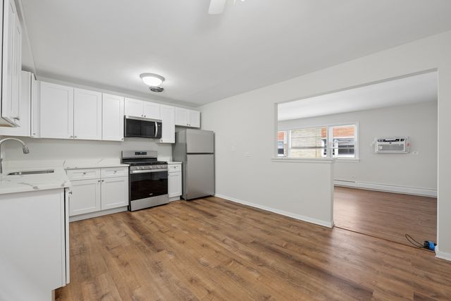 1921 S Harlem Avenue 1W, Berwyn, IL 60402