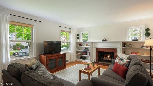 9 Hawthorne St, Cranford Twp., NJ 07016