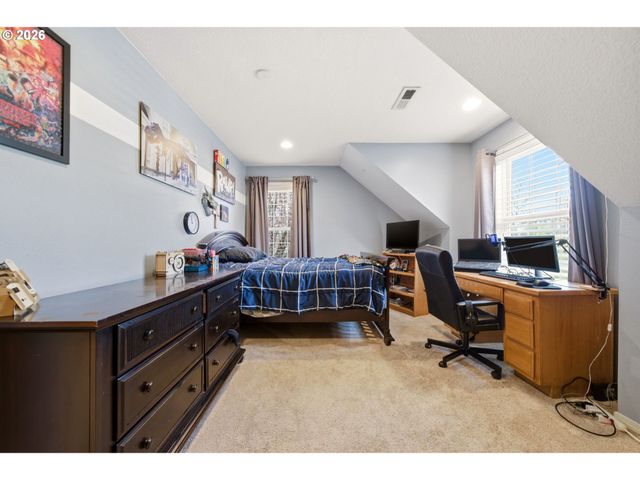 594 E 5TH St, La Center, WA 98629