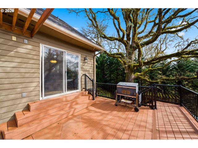 594 E 5TH St, La Center, WA 98629