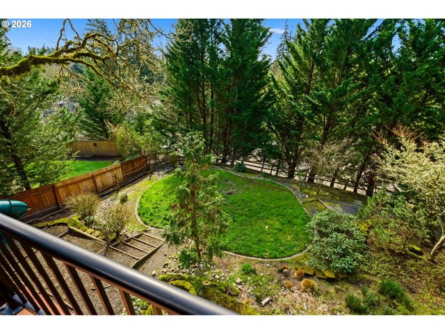 594 E 5TH St, La Center, WA 98629