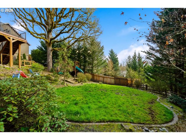 594 E 5TH St, La Center, WA 98629