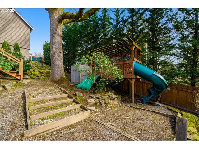 594 E 5TH St, La Center, WA 98629