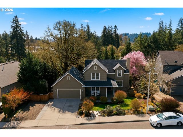 594 E 5TH St, La Center, WA 98629