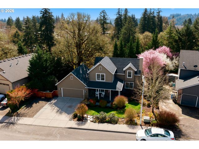 594 E 5TH St, La Center, WA 98629