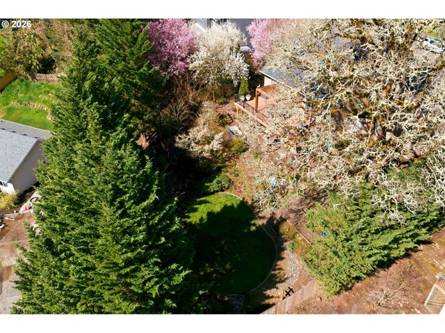 594 E 5TH St, La Center, WA 98629