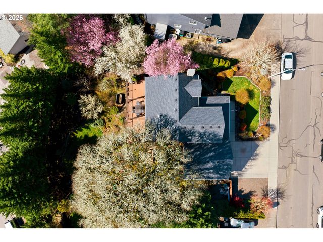 594 E 5TH St, La Center, WA 98629