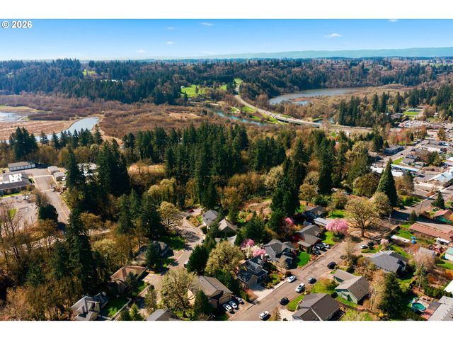 594 E 5TH St, La Center, WA 98629