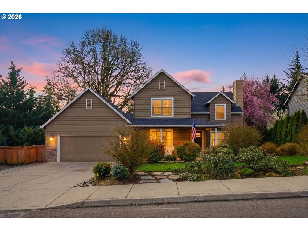 594 E 5TH St, La Center, WA 98629