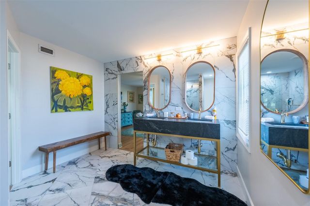 5005 CANTERBURY DRIVE, Sarasota, FL 34243