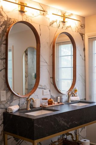 5005 CANTERBURY DRIVE, Sarasota, FL 34243