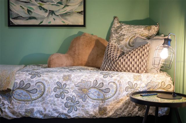 5005 CANTERBURY DRIVE, Sarasota, FL 34243