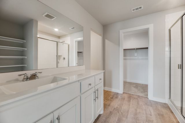 820 Lakeview Drive, Alvarado, TX 76009