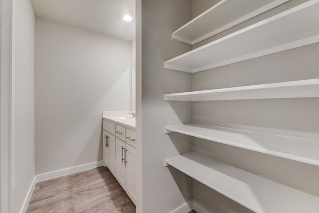 820 Lakeview Drive, Alvarado, TX 76009