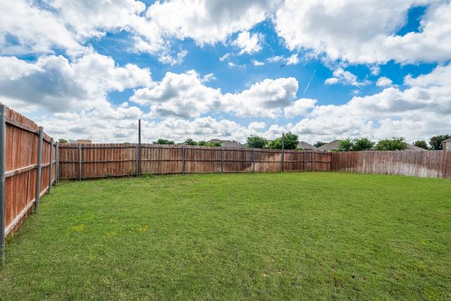 820 Lakeview Drive, Alvarado, TX 76009