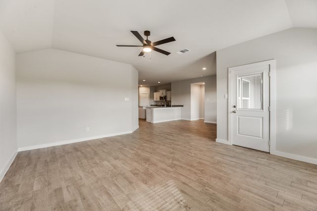820 Lakeview Drive, Alvarado, TX 76009
