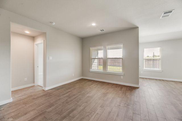 820 Lakeview Drive, Alvarado, TX 76009