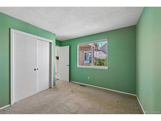 3990 S Rifle Ct, Aurora, CO 80013