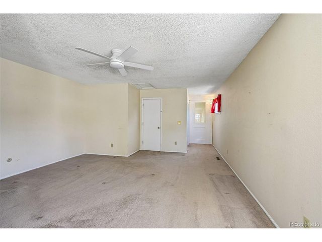 3990 S Rifle Ct, Aurora, CO 80013