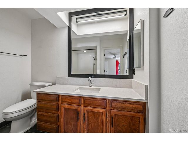 3990 S Rifle Ct, Aurora, CO 80013