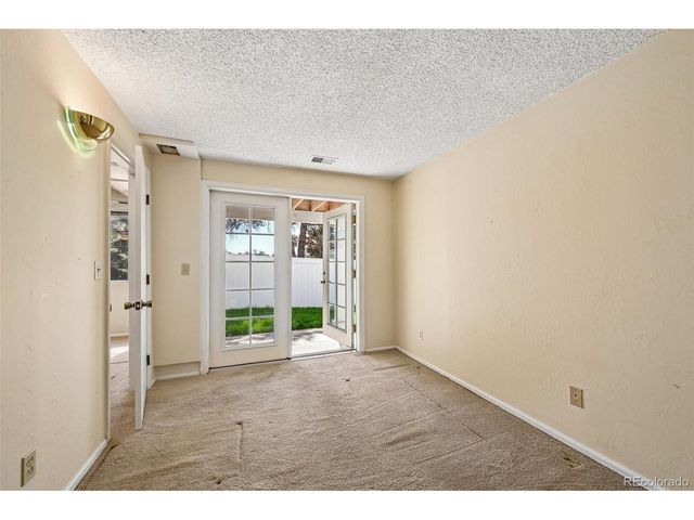 3990 S Rifle Ct, Aurora, CO 80013