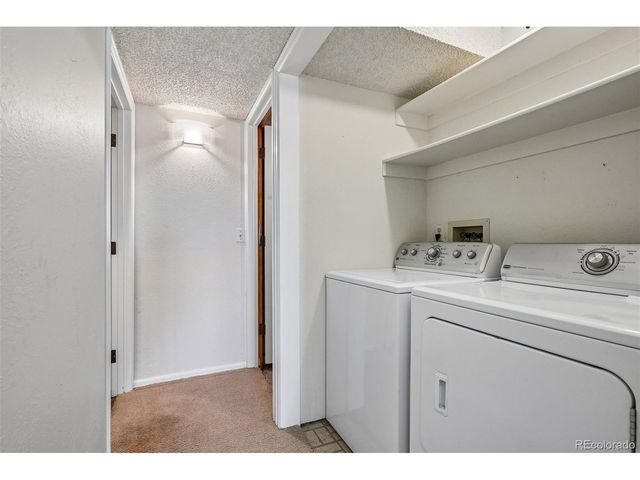 3990 S Rifle Ct, Aurora, CO 80013