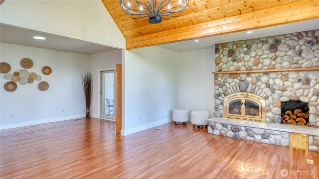 32010 71st Avenue Ct E, Eatonville, WA 98328