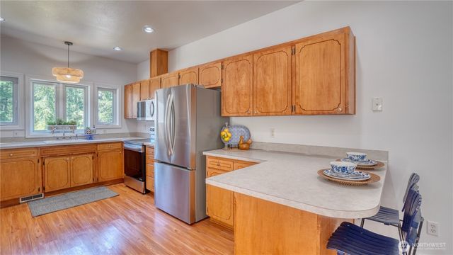 32010 71st Avenue Ct E, Eatonville, WA 98328