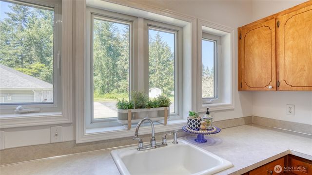 32010 71st Avenue Ct E, Eatonville, WA 98328