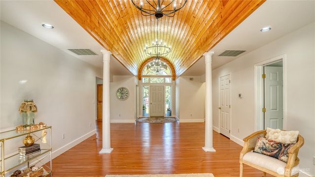 32010 71st Avenue Ct E, Eatonville, WA 98328