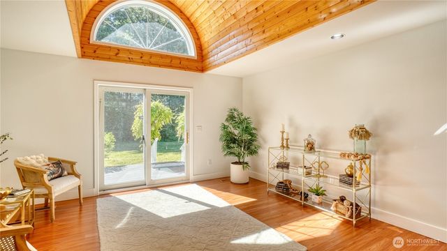 32010 71st Avenue Ct E, Eatonville, WA 98328