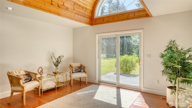32010 71st Avenue Ct E, Eatonville, WA 98328
