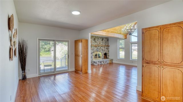 32010 71st Avenue Ct E, Eatonville, WA 98328