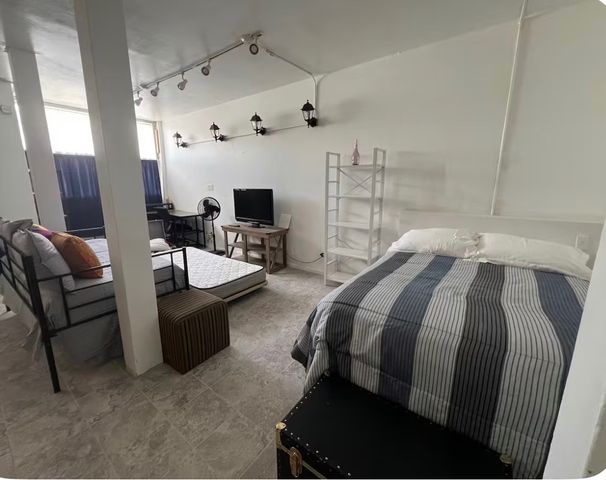 2611 W Peterson Avenue 1L, Chicago, IL 60659