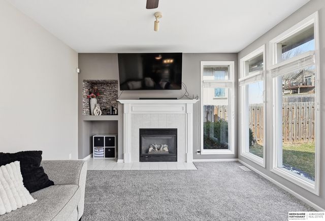 4305 N 163 Street, Omaha, NE 68116