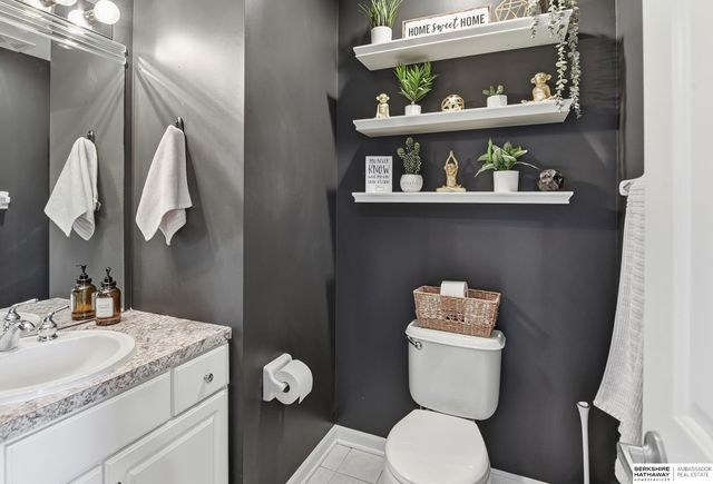 4305 N 163 Street, Omaha, NE 68116