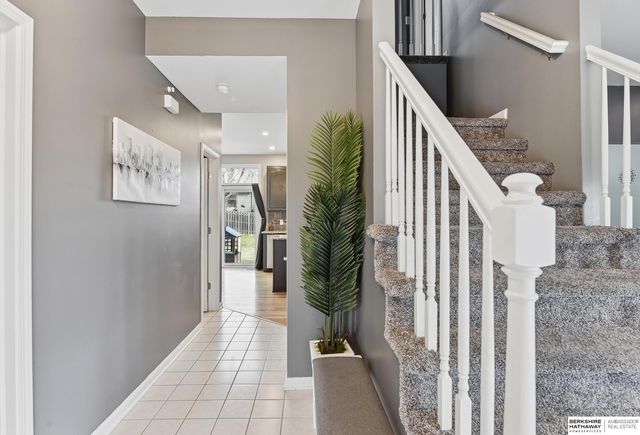 4305 N 163 Street, Omaha, NE 68116