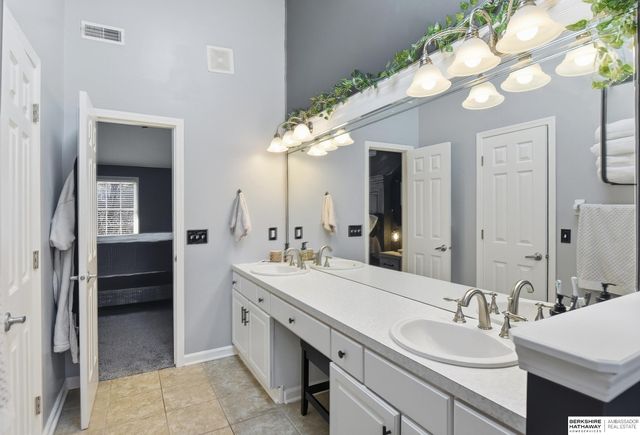 4305 N 163 Street, Omaha, NE 68116