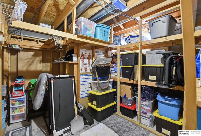 4305 N 163 Street, Omaha, NE 68116