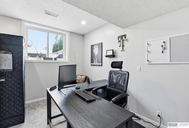 4305 N 163 Street, Omaha, NE 68116