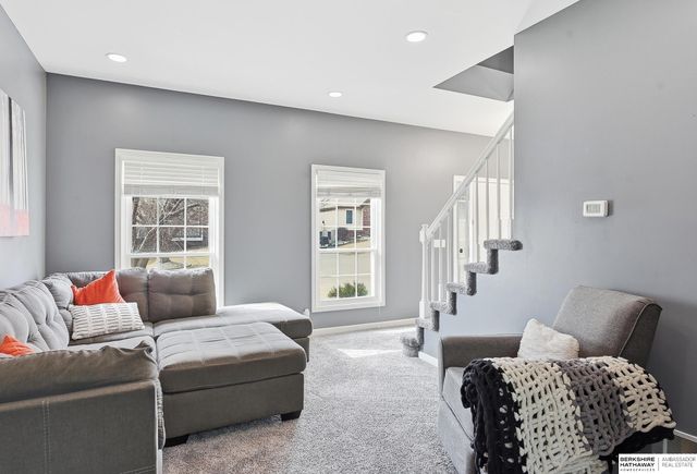 4305 N 163 Street, Omaha, NE 68116