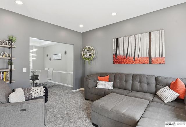 4305 N 163 Street, Omaha, NE 68116