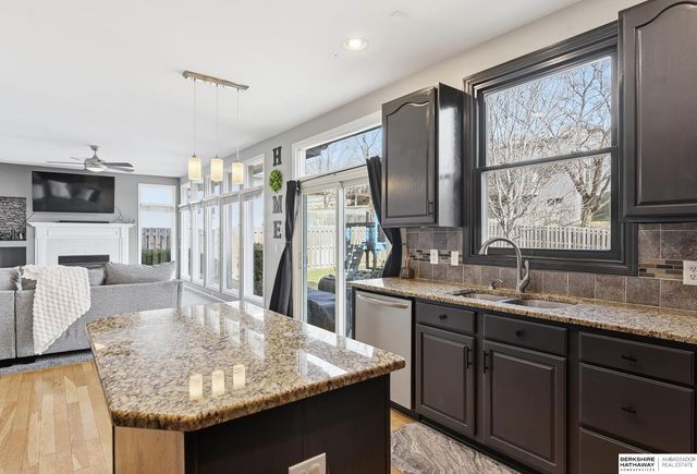 4305 N 163 Street, Omaha, NE 68116