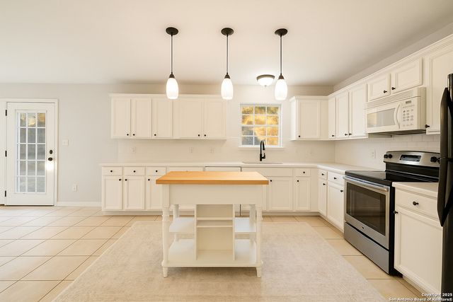 2630 Rocky Ridge Loop, Canyon Lake, TX 78133