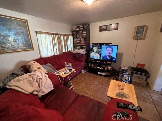 1105 Orange Avenue, Chowchilla, CA 93610