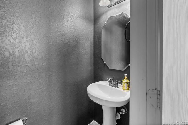 525 Pecan Farms, New Braunfels, TX 78130