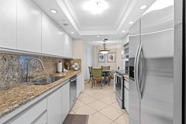 4000 Towerside Ter 1712, Miami, FL 33138