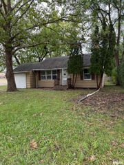 2019 W HARPER Terrace, Peoria, IL 61604