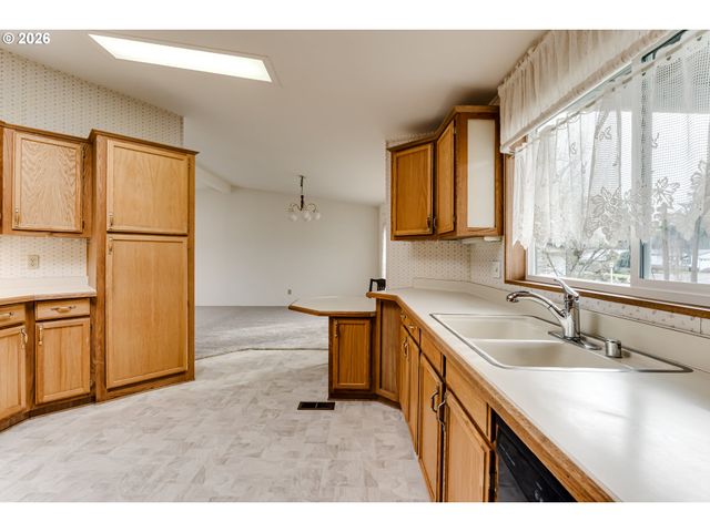 85653 BRADBURY Ln, Eugene, OR 97405