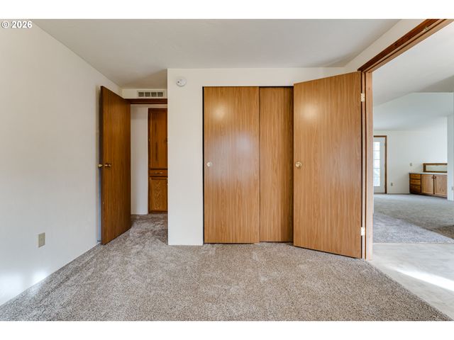 85653 BRADBURY Ln, Eugene, OR 97405